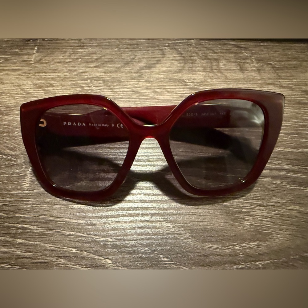 Prada - NWT - Women’s Bordeaux Cat-Eye Sunglasses - Picture 3 of 10